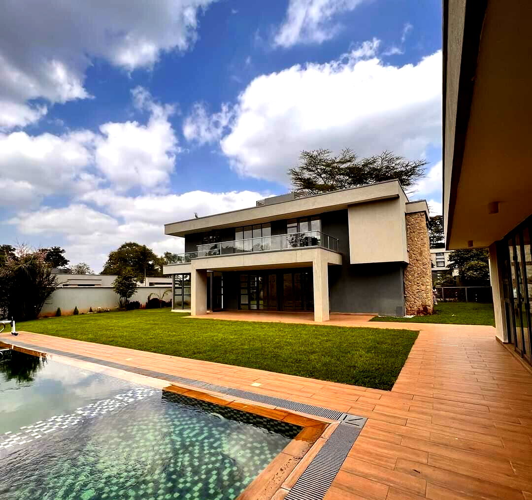 5-Ensuite Townhouse in UN Green Zone with Private Gym & Pool – Karen