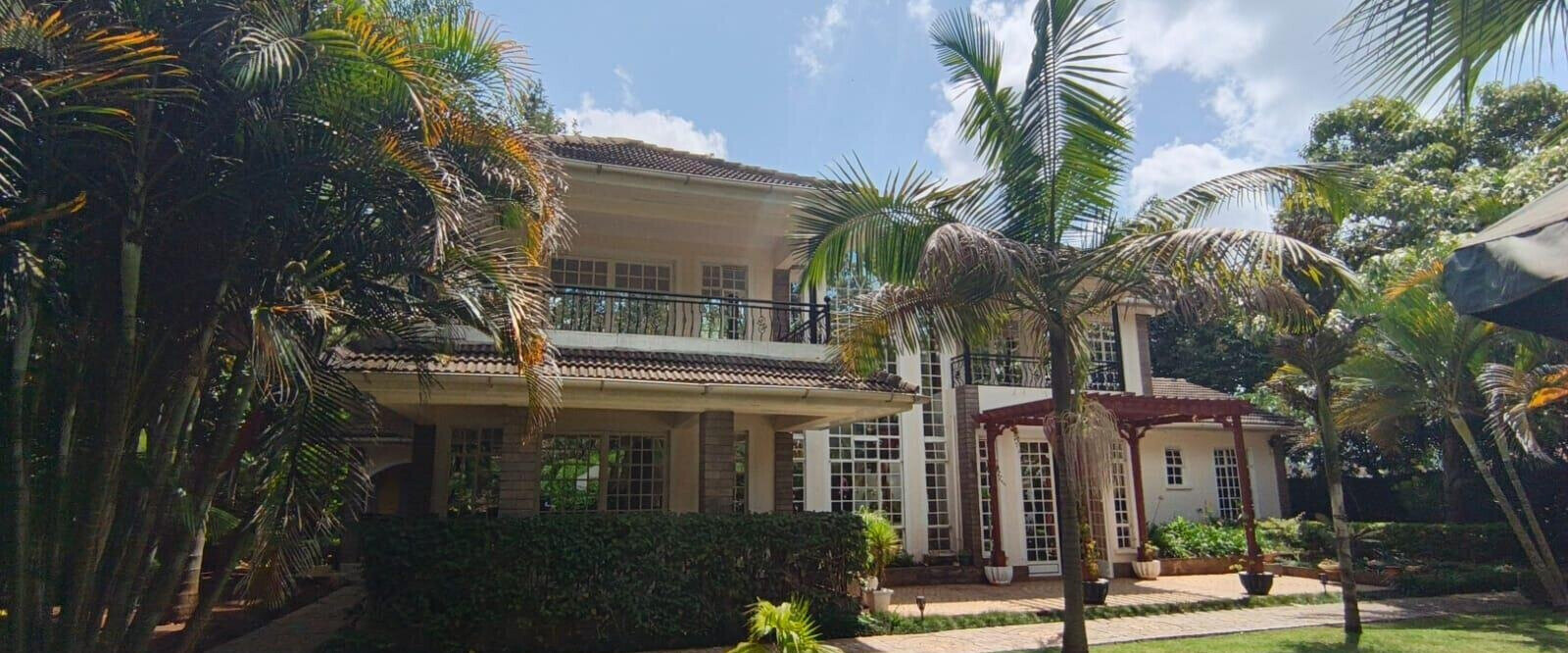10-Bedroom Furnished Townhouse with Fireplace – Karen