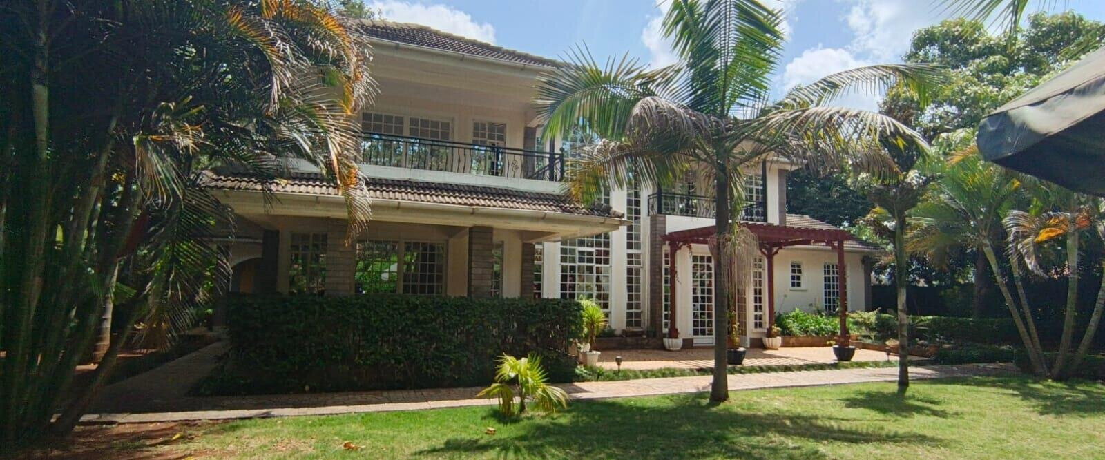 10-Bedroom Furnished Townhouse with Fireplace – Karen