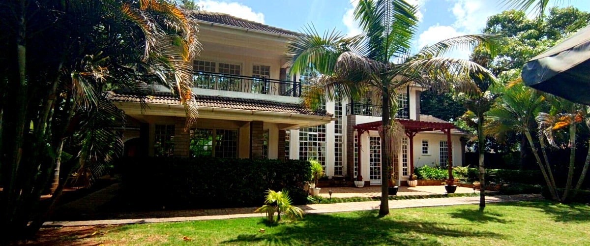 10-Bedroom Furnished Townhouse with Fireplace – Karen
