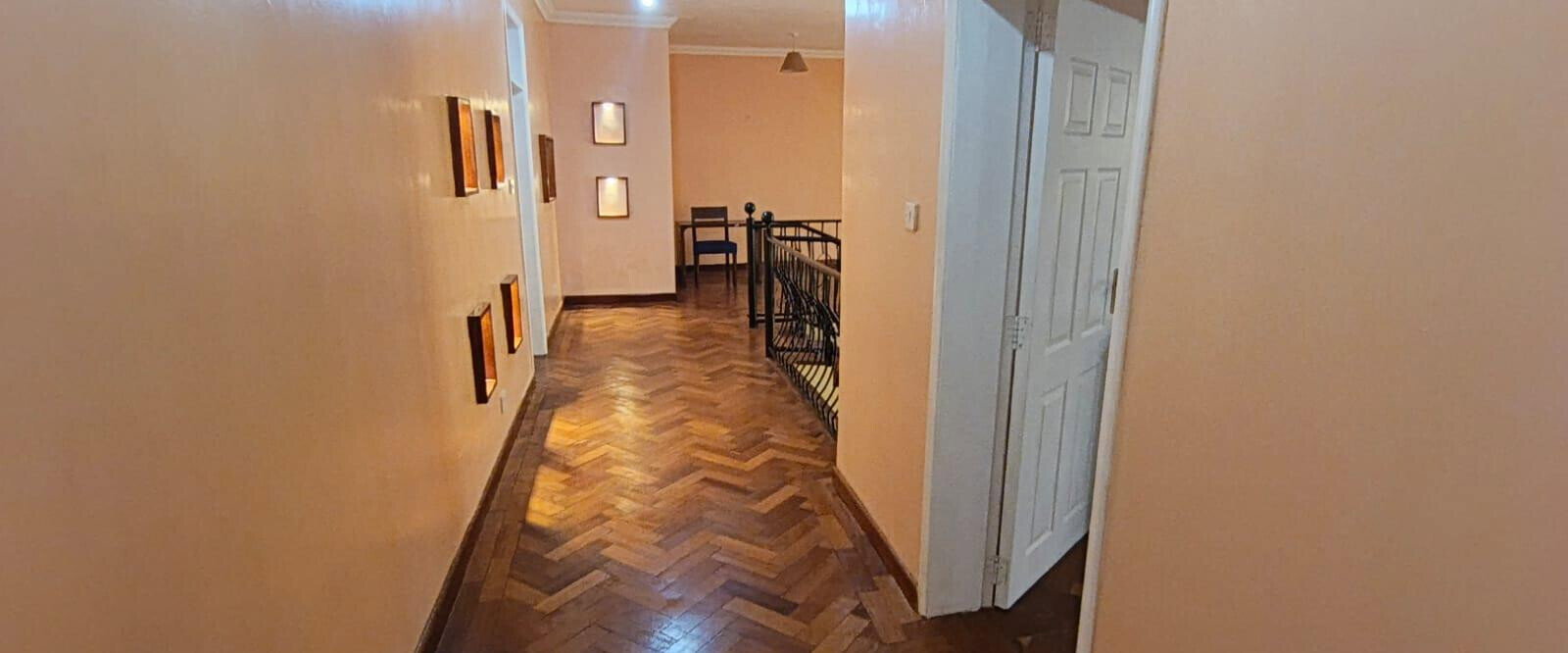 10-Bedroom Furnished Townhouse with Fireplace – Karen