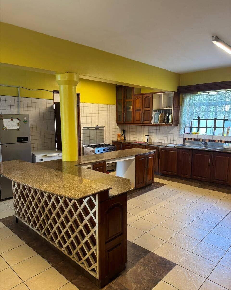 7-Bedroom Mansion on Half Acre with Staff Quarters - Muthaiga North