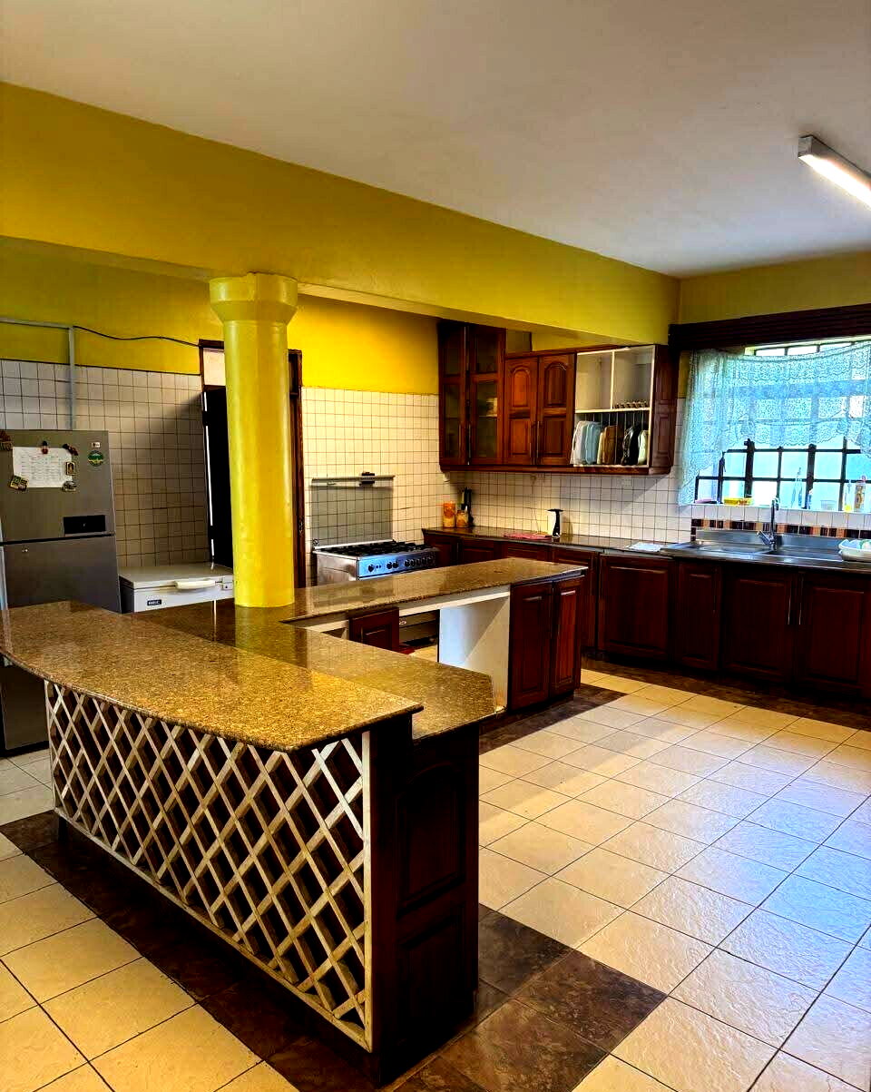 7-Bedroom Mansion on Half Acre with Staff Quarters - Muthaiga North