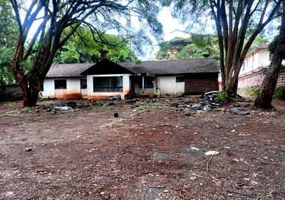 0.8 Acre Garden Plot with Parking for KSh 320M