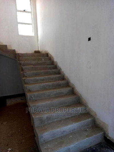 For Sale 4 Bedrooms Massionate Utange - Image 8