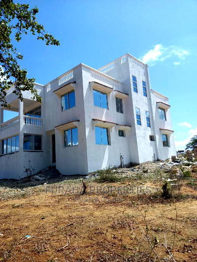 For Sale 4 Bedrooms Massionate Utange - Image 9