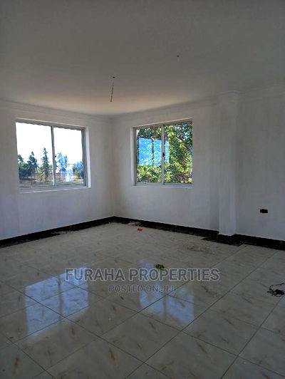 For Sale 4 Bedrooms Massionate Utange - Image 3