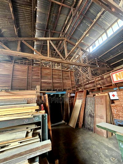 Prime Godown for Sale in Industrial Area - Image 3