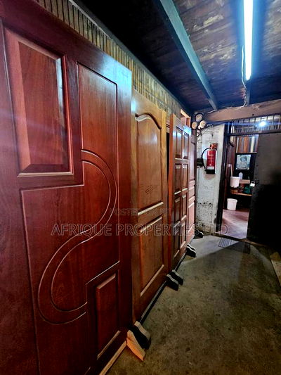 Prime Godown for Sale in Industrial Area - Image 8