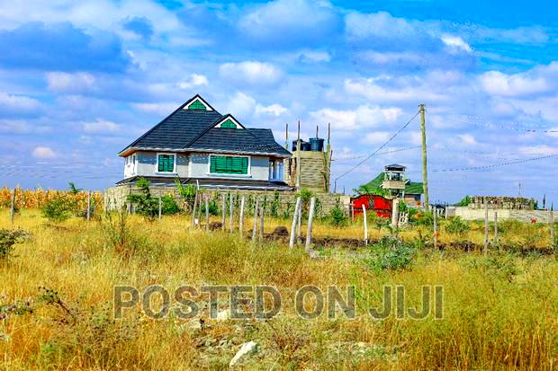 Plots in Silicon Valley Estate- Kamakis