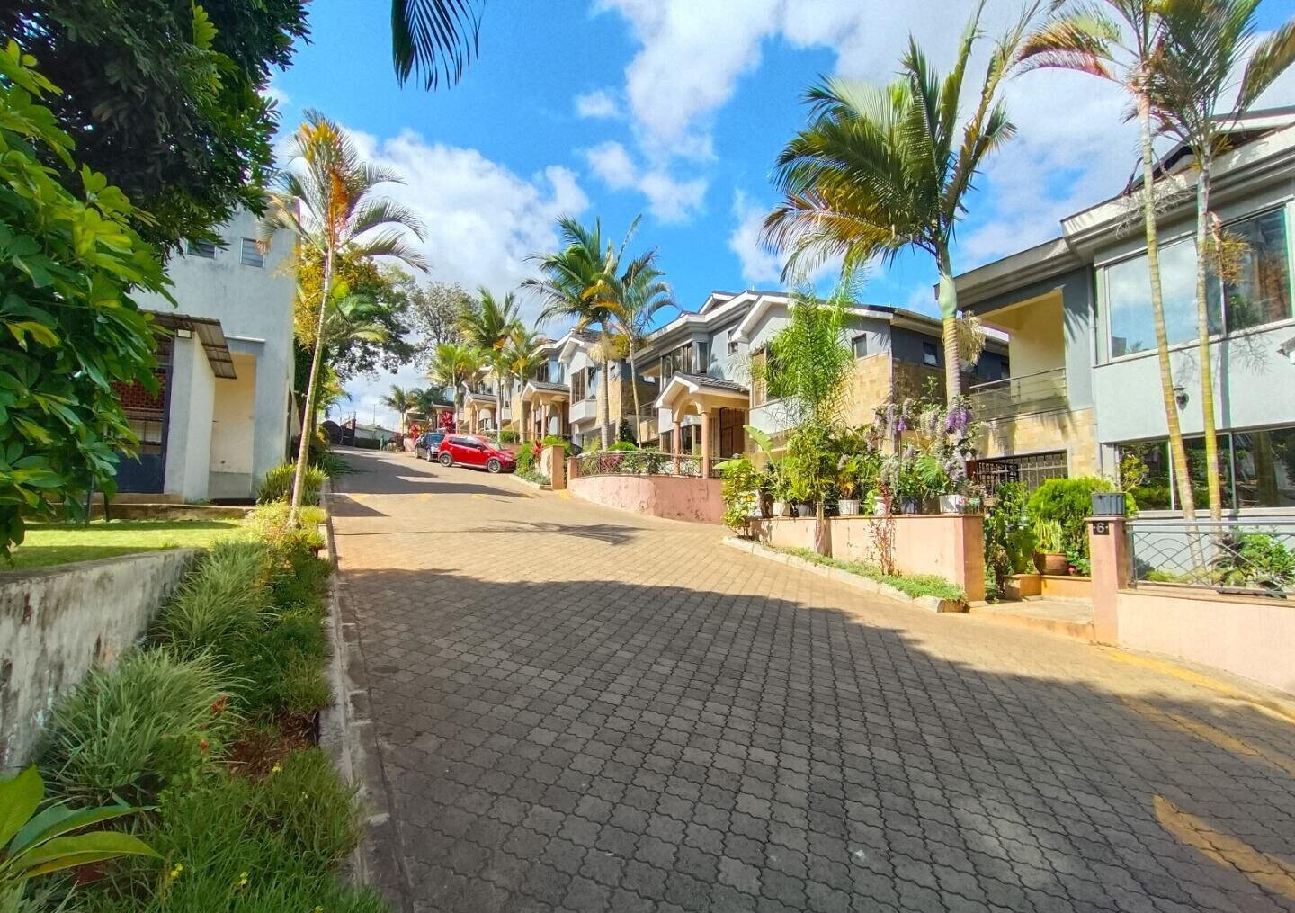 4-Ensuite Townhouse with Pool & Family Room - Westlands