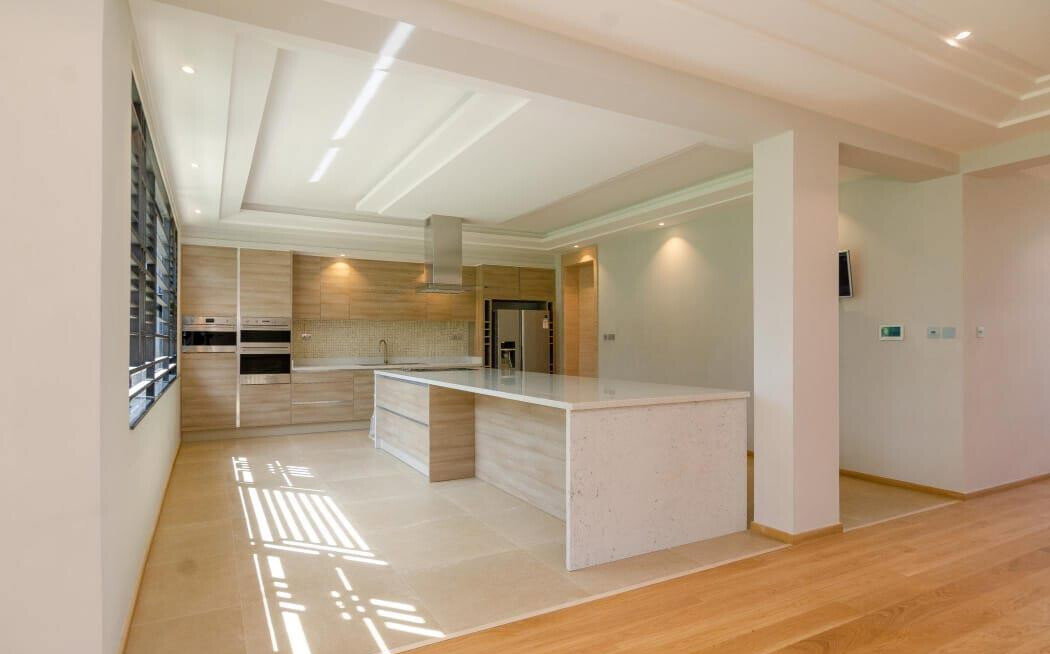 5-Bed Double-Kitchen Townhouse on Half Acre - Muthaiga