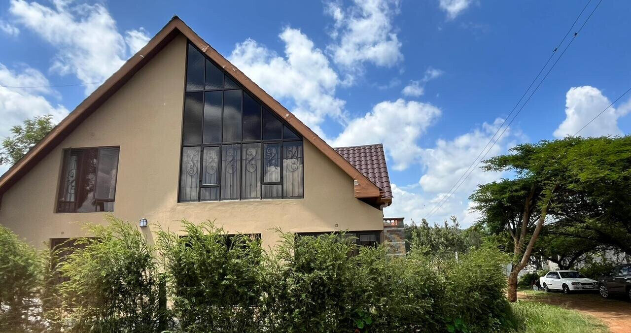 4BR All-Ensuite Townhouse with Wheelchair Access – Kerarapon