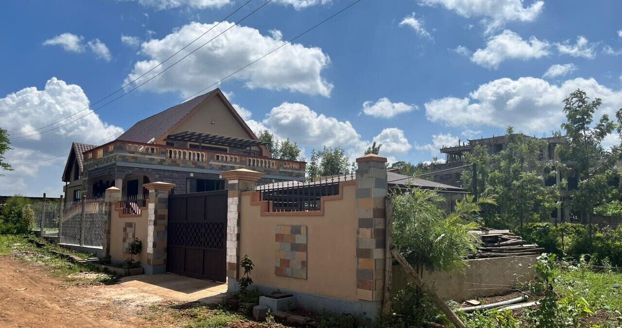 4BR All-Ensuite Townhouse with Wheelchair Access – Kerarapon