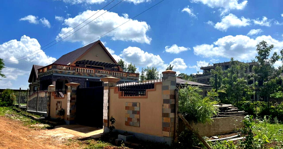 4BR All-Ensuite Townhouse with Wheelchair Access – Kerarapon