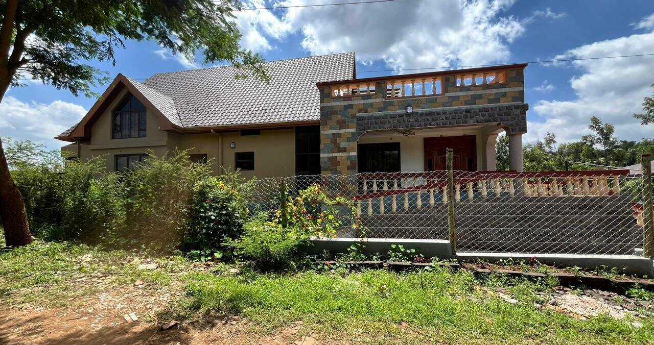 4BR All-Ensuite Townhouse with Wheelchair Access – Kerarapon