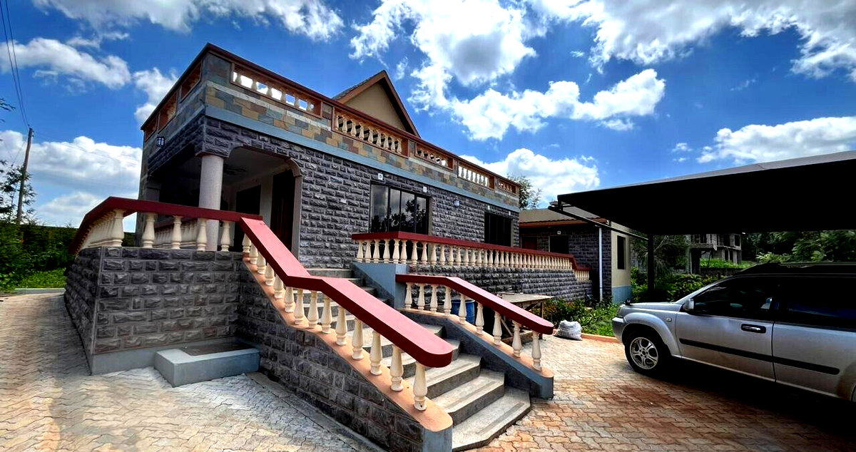 4BR All-Ensuite Townhouse with Wheelchair Access – Kerarapon