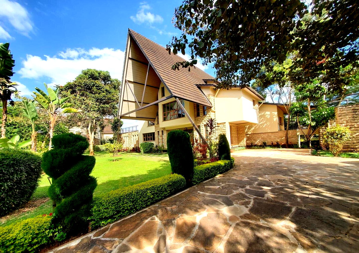5-Ensuite Townhouse with Lake & Gym – Karen Gated Estate