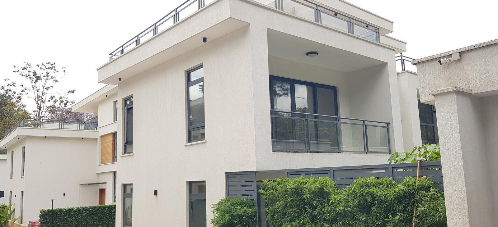 Newly Built 5-Ensuite Townhouse with Rooftop Terrace - Lavington