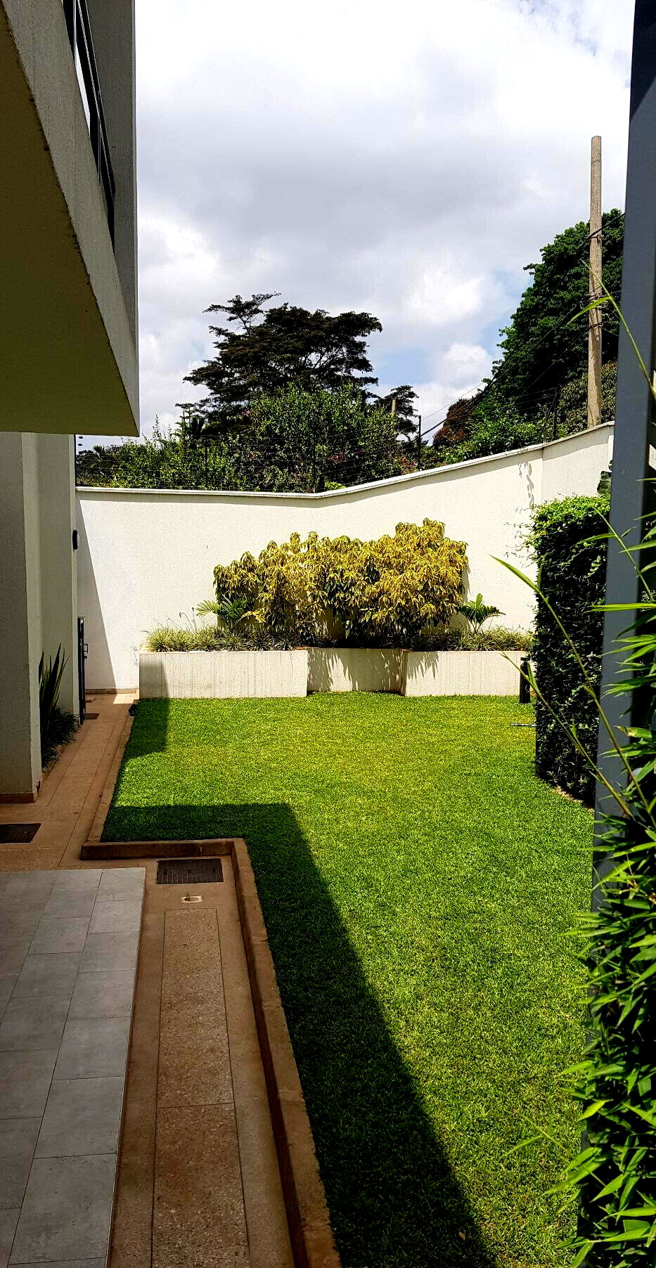 Newly Built 5-Ensuite Townhouse with Rooftop Terrace - Lavington