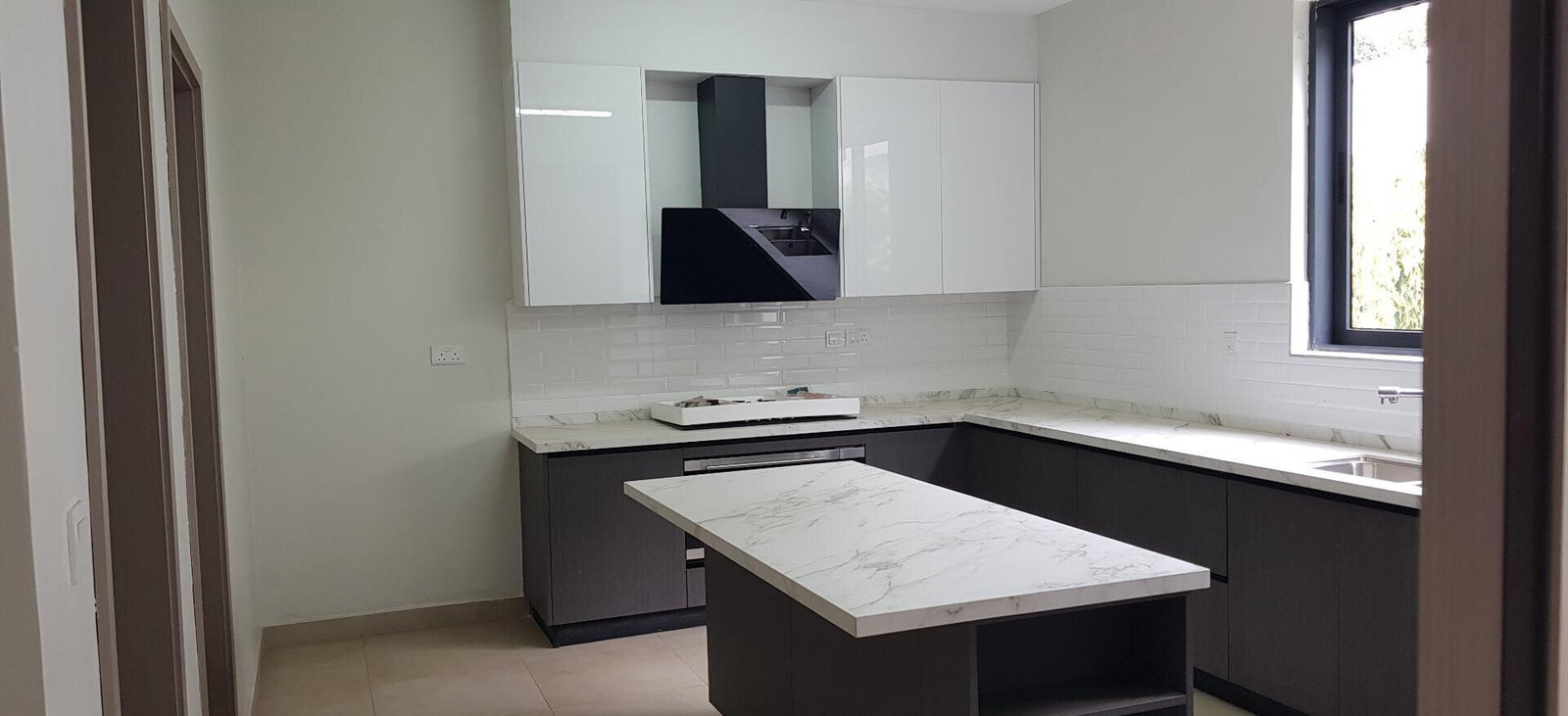 Newly Built 5-Ensuite Townhouse with Rooftop Terrace - Lavington
