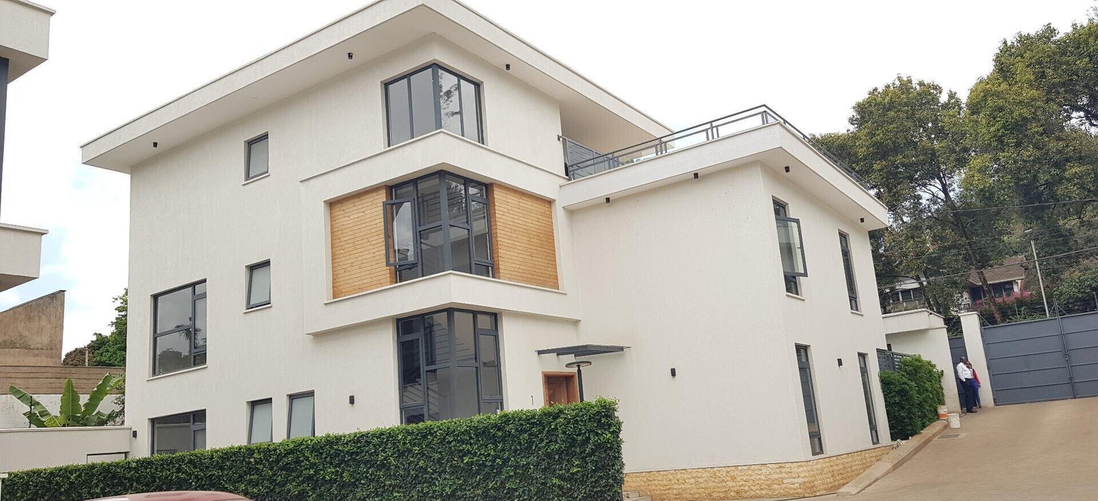 Newly Built 5-Ensuite Townhouse with Rooftop Terrace - Lavington