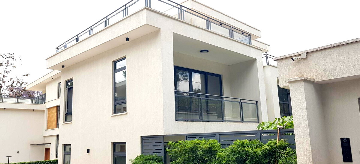 Newly Built 5-Ensuite Townhouse with Rooftop Terrace - Lavington