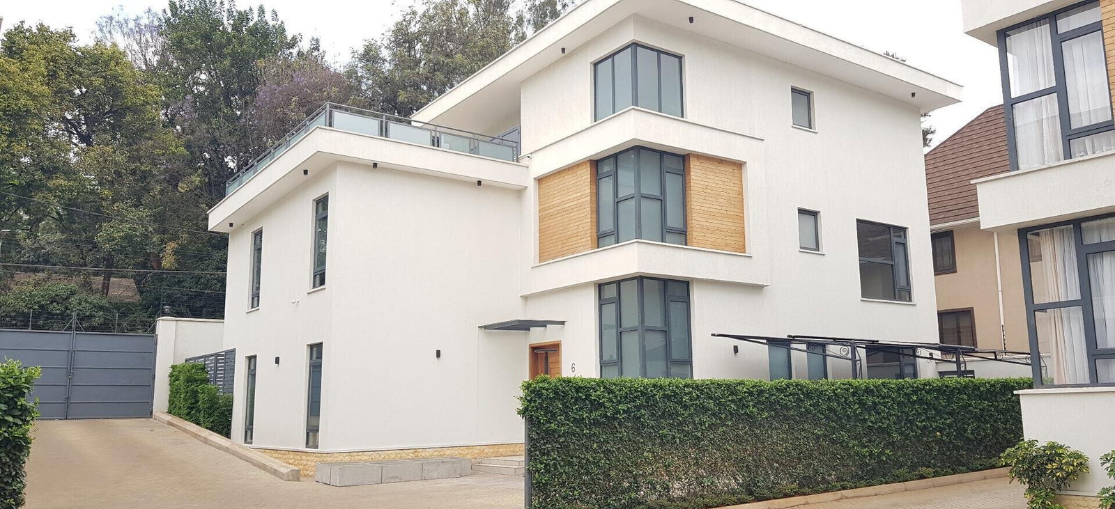 Newly Built 5-Ensuite Townhouse with Rooftop Terrace - Lavington