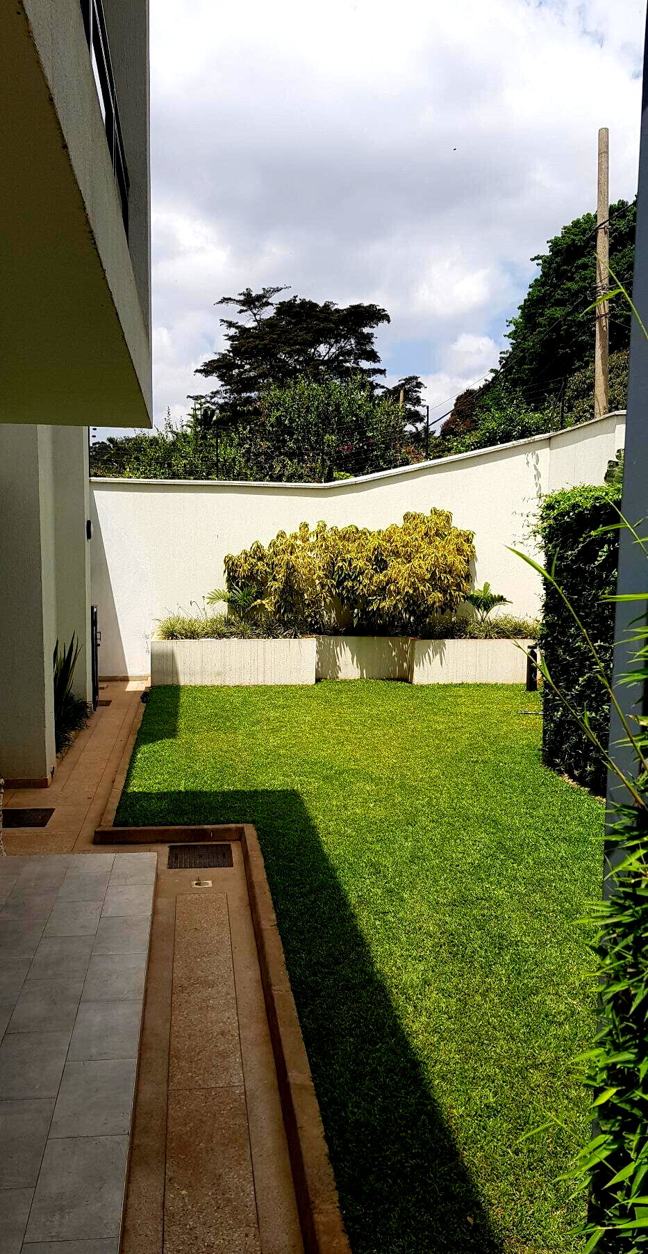 Newly Built 5-Ensuite Townhouse with Rooftop Terrace - Lavington