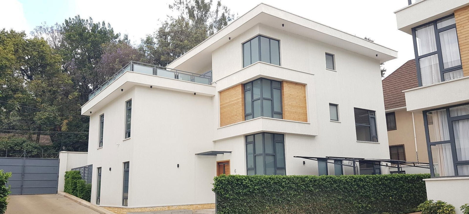 Newly Built 5-Ensuite Townhouse with Rooftop Terrace - Lavington