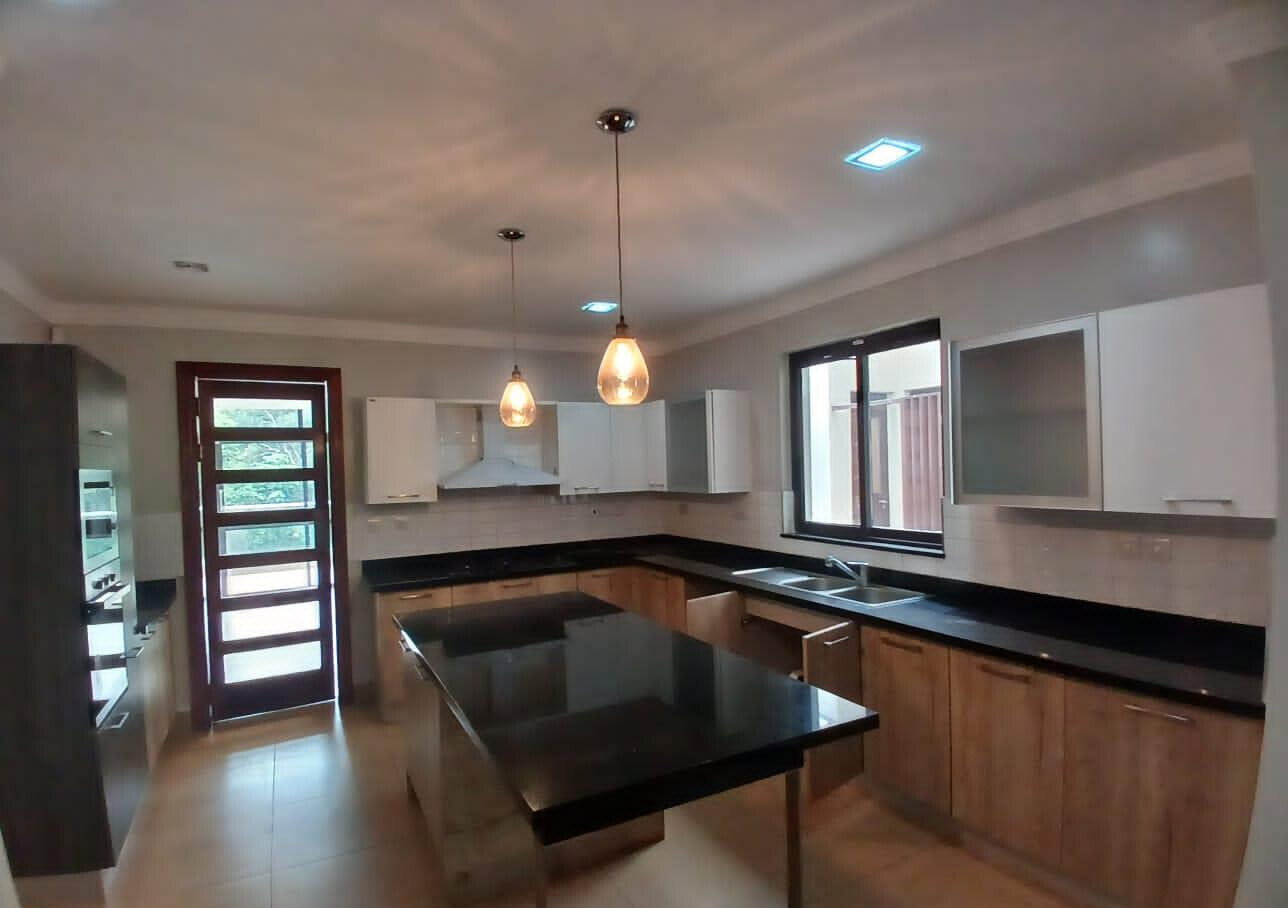 5-Bed Villa with DSQ & Clubhouse on Half-Acre – Karen