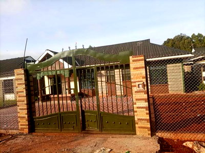 3bdrm Bungalow in Kenyatta Road / Theta for rent - Image 4