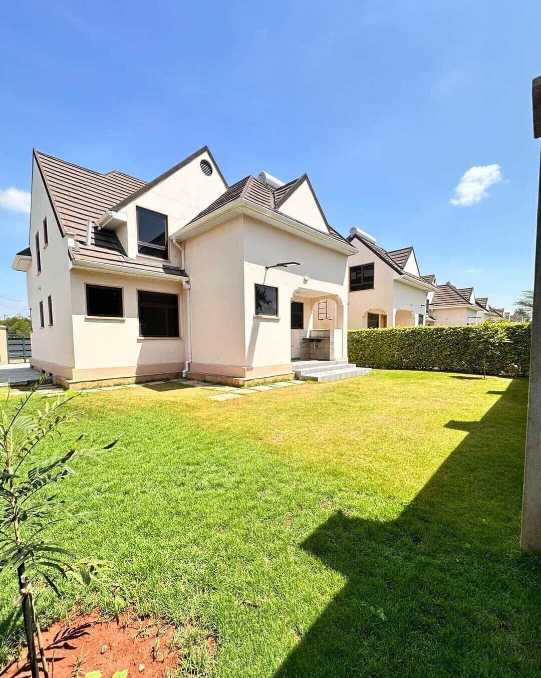 5BR Maisonette with Basement & Mature Garden - Syokimau
