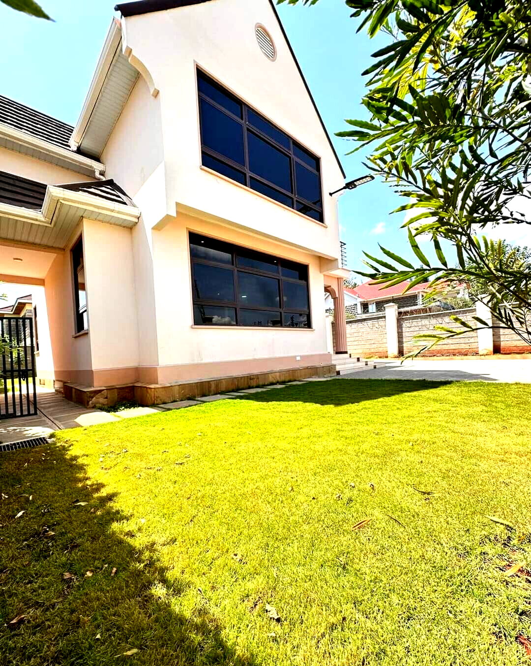 5BR Maisonette with Basement & Mature Garden - Syokimau