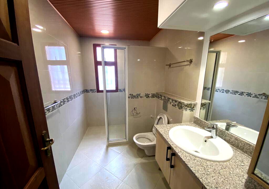 5-Ensuite Townhouse with Pool & Garden - Spring Valley