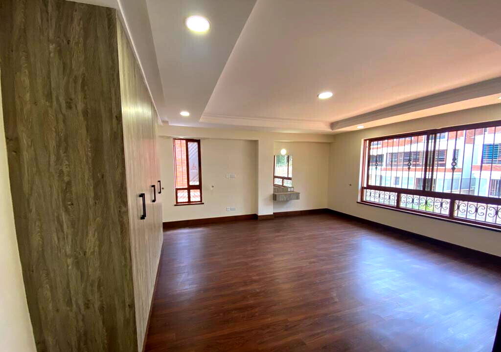 5-Ensuite Townhouse with Pool & Garden - Spring Valley
