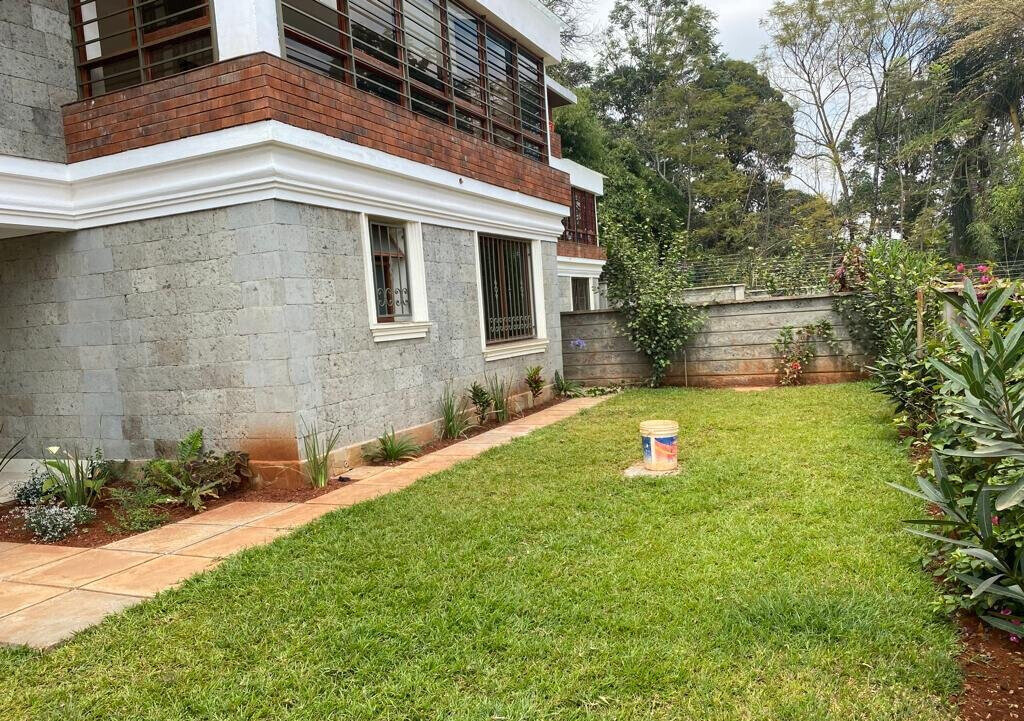 5-Ensuite Townhouse with Pool & Garden - Spring Valley