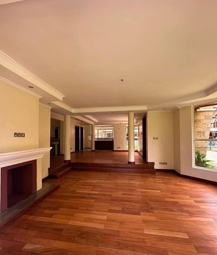 5-Ensuite Townhouse with Fireplace & Private Garden - Lavington