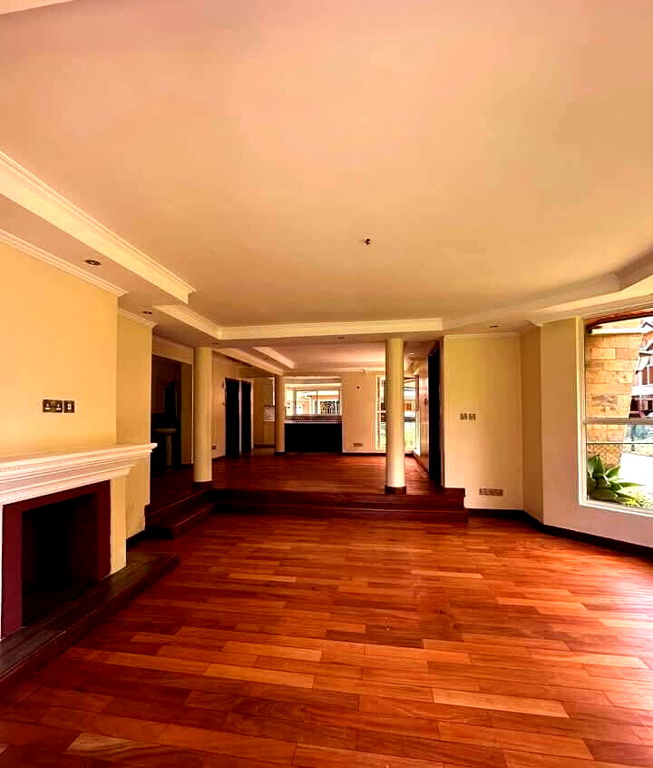5-Ensuite Townhouse with Fireplace & Private Garden - Lavington