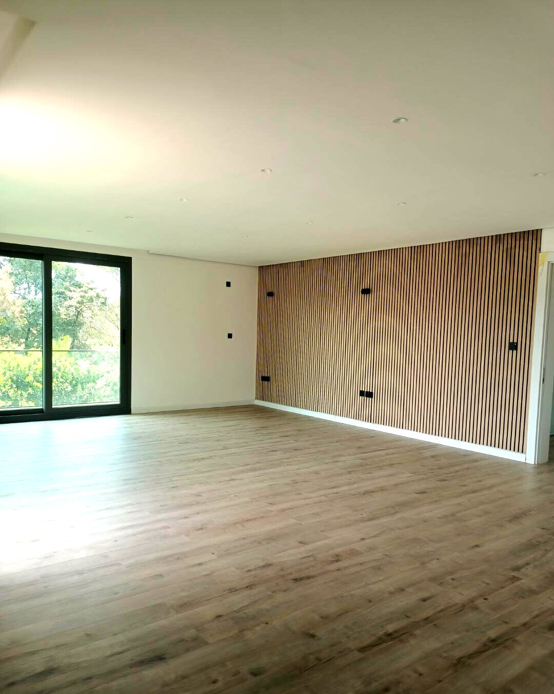 5-Ensuite Townhouse with Fitted Kitchen & Garden - Lavington