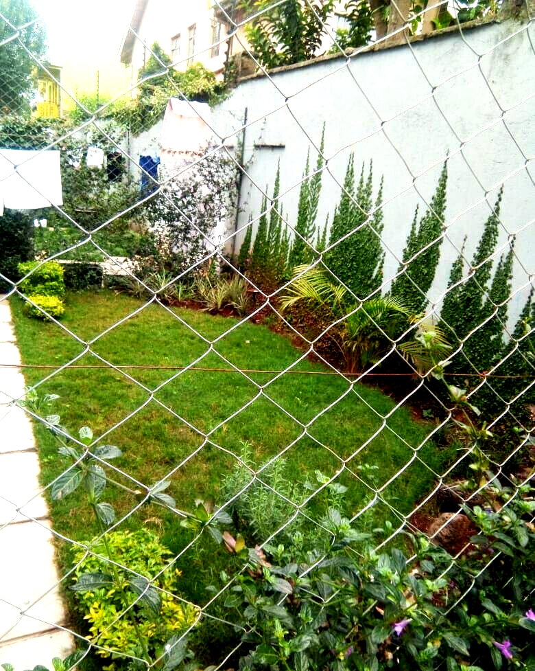 4BR Townhouse with Attic Floor & Solar Water - Thogoto