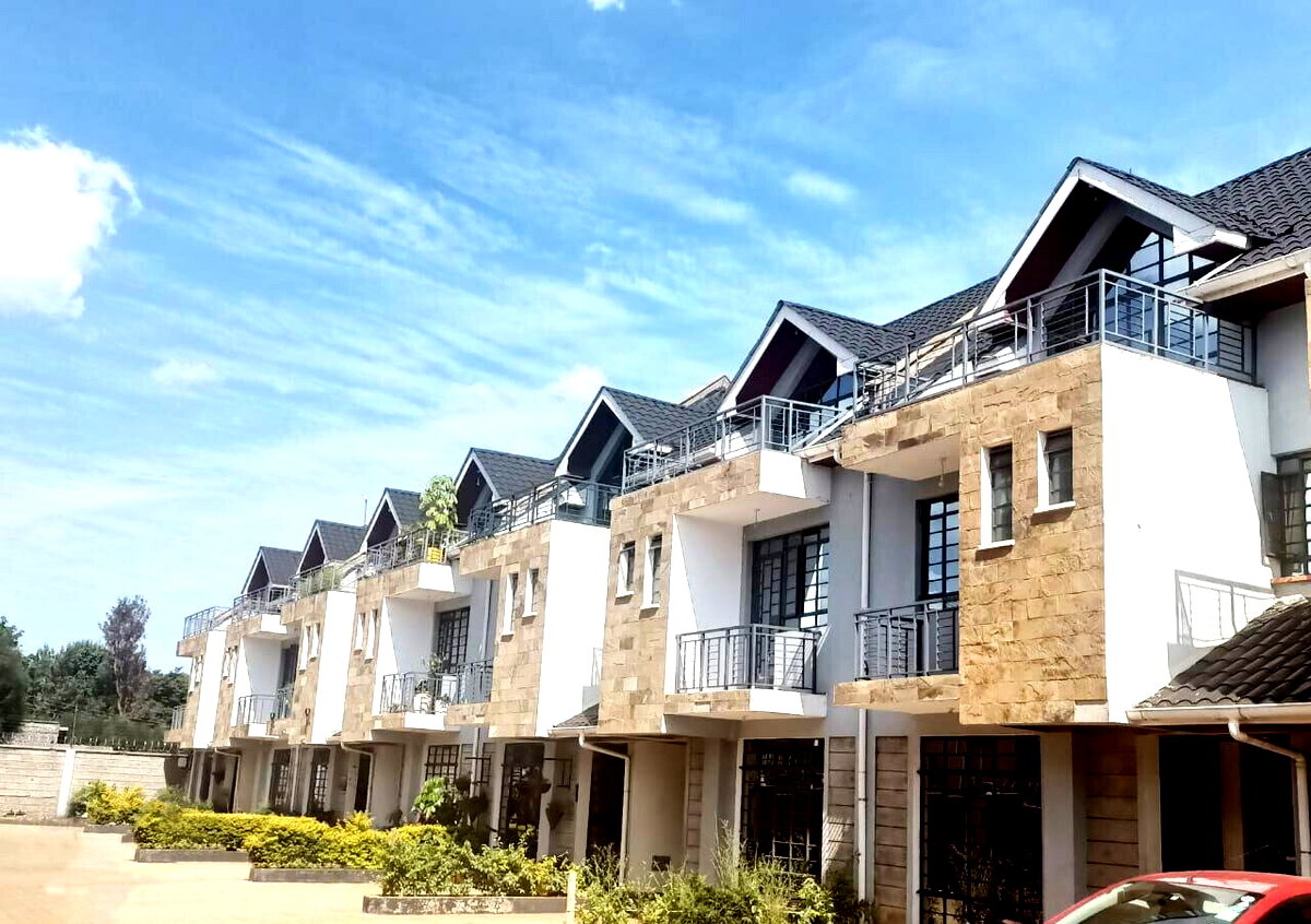 4BR Townhouse with Attic Floor & Solar Water - Thogoto
