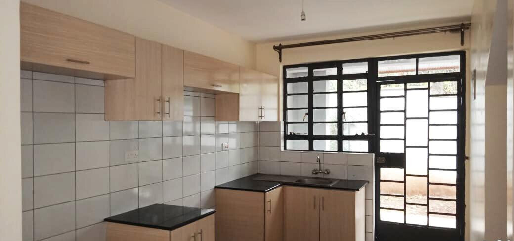 4BR Townhouse with Attic Floor & Solar Water - Thogoto