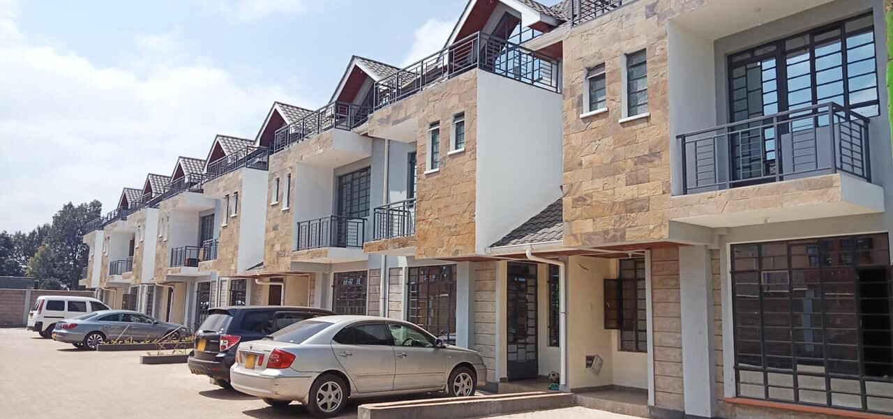 4BR Townhouse with Attic Floor & Solar Water - Thogoto
