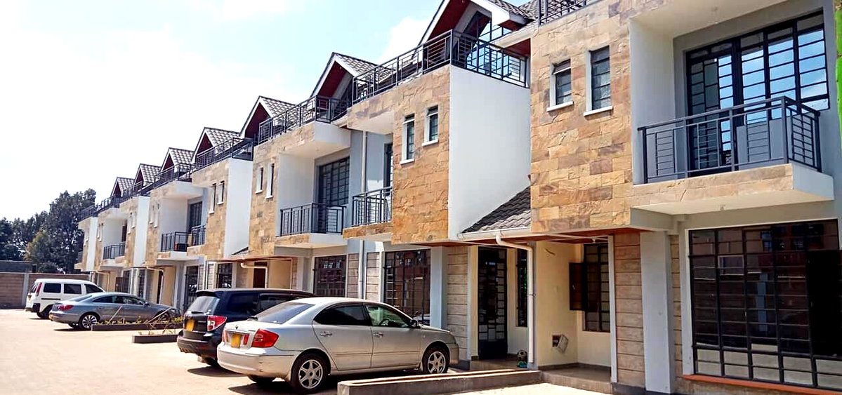 4BR Townhouse with Attic Floor & Solar Water - Thogoto