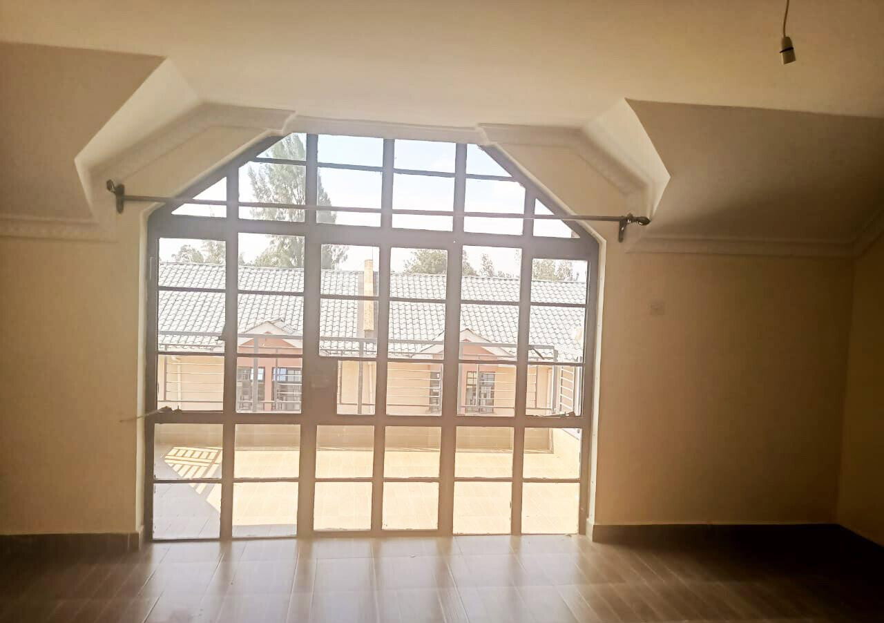 4BR Townhouse with Attic Floor & Solar Water - Thogoto