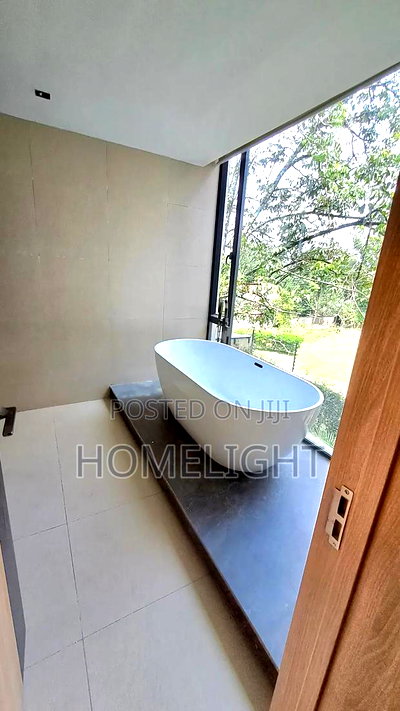 5bdrm Villa in Riverside for sale - Image 8