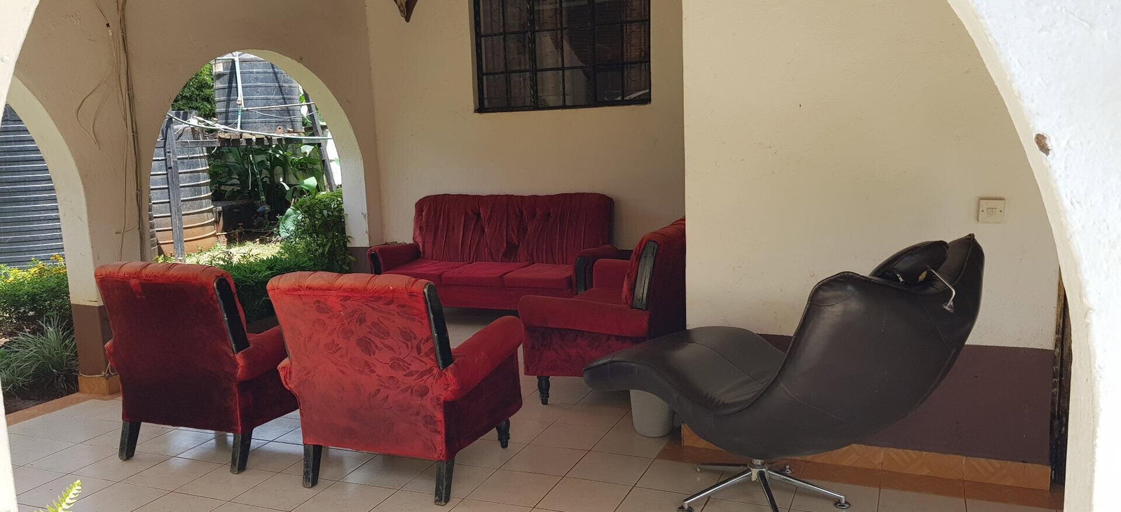 Half Acre Garden Home for KSh 380K