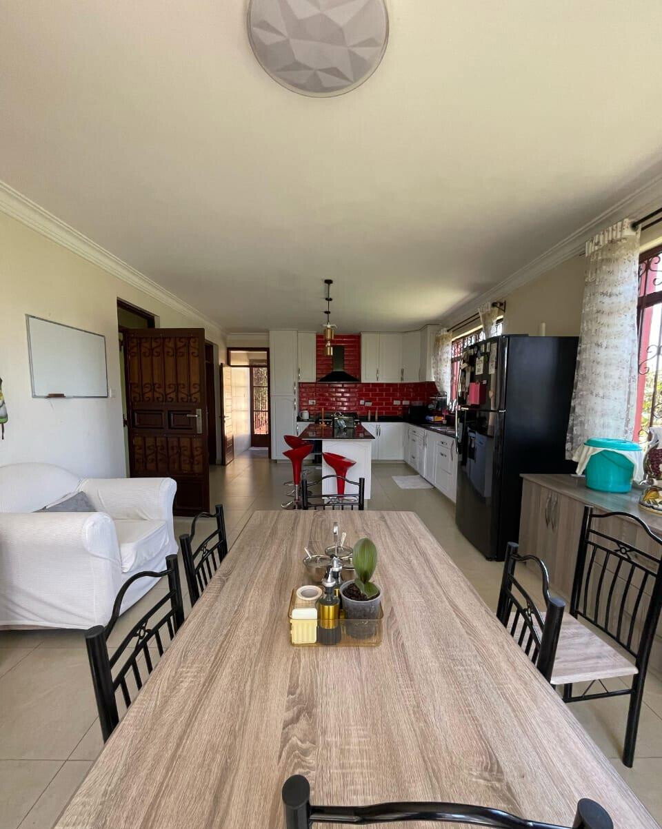 5-Ensuite Townhouse with Guest Wing & Gazebo – Fairacres, Karen