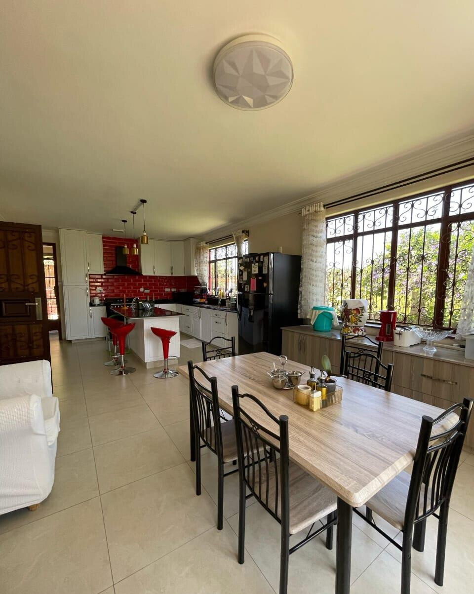5-Ensuite Townhouse with Guest Wing & Gazebo – Fairacres, Karen